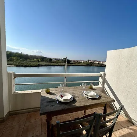 Sur La Lagune St Cyprien Sc840-313